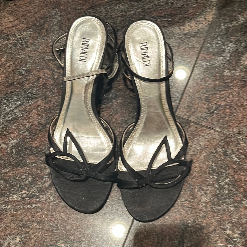Rinaldi heeled sandals size 39 flower cutout